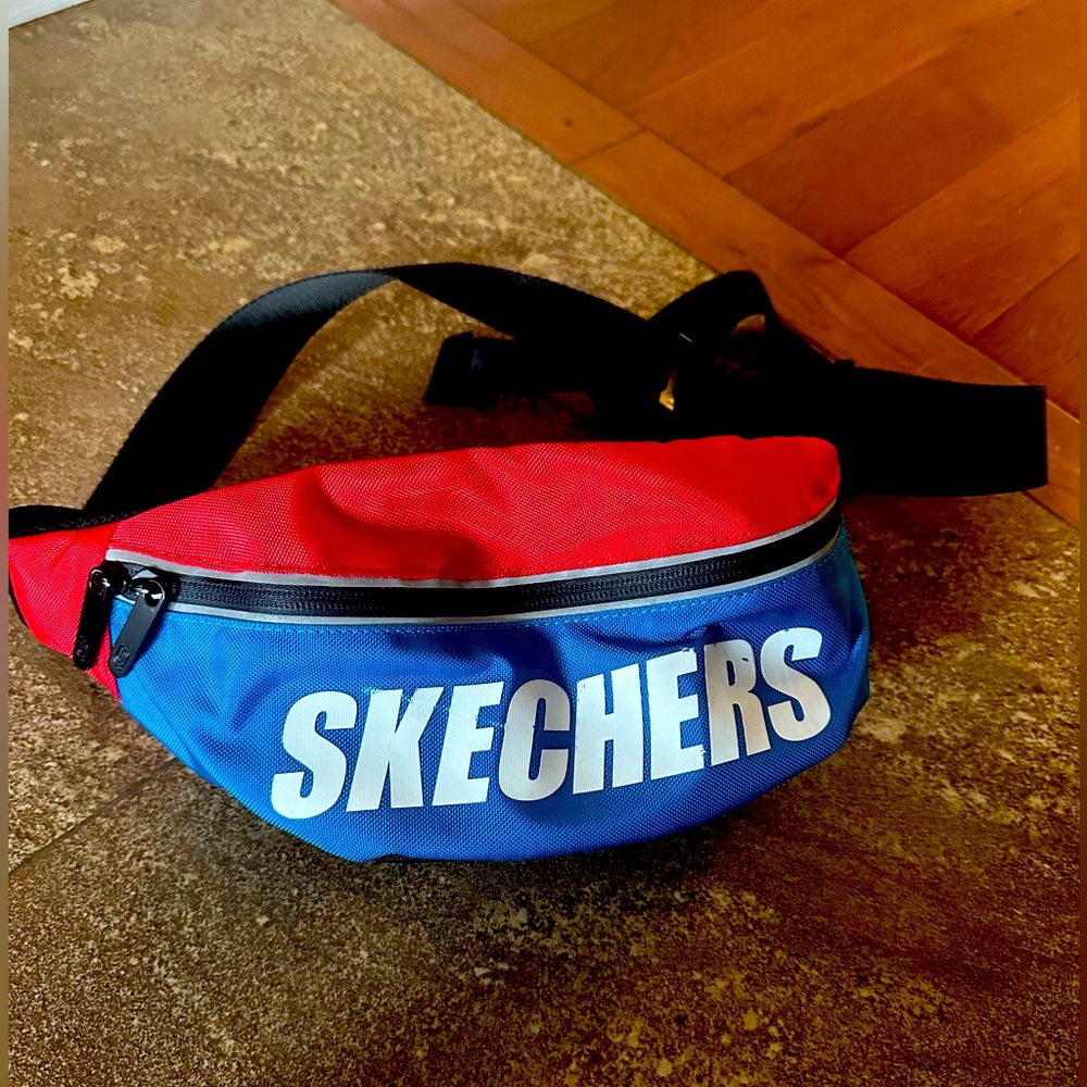 Skechers Fanny Pack Front Belt Strap Pouch Waist Bag - Picture 1 of 5